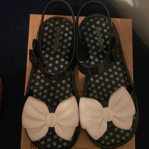 Girls black and white Mini Melissa size 10 - Picture 5 of 6